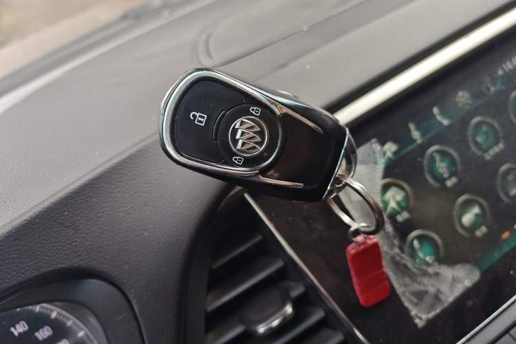 Used Buick GL6 2018 18T 6-Seater Luxury Model Vehicle Key