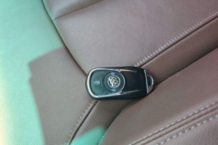 Used Buick GL6 2018 18T 6-Seater Luxury Model Vehicle Key