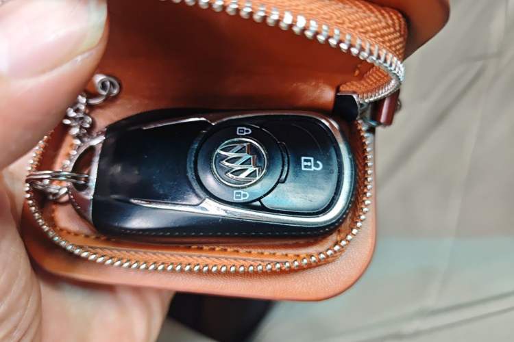 Used Buick GL6 2018 18T 6-Seater Luxury Model Vehicle Key