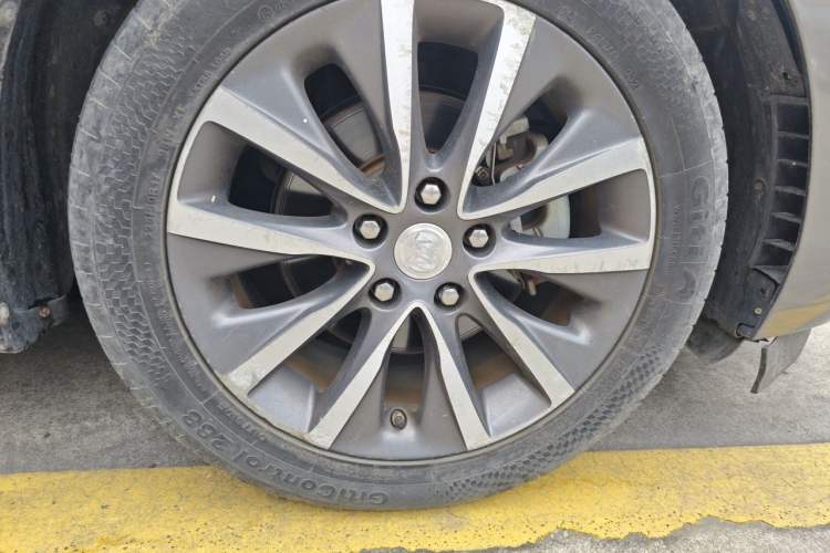 Used Buick GL6 2018 18T 6-Seater Prestige Model Right Front Wheel Hub