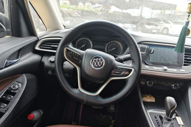 Used Buick GL6 2018 18T 6-Seater Prestige Model Steering Wheel