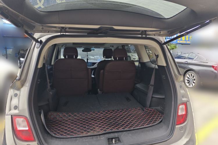 Used Buick GL6 2018 18T 6-Seater Prestige Model Trunk