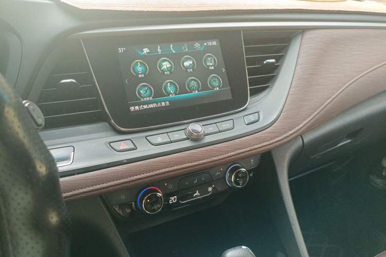 Used Buick GL6 2018 18T 6-Seater Luxury Model Audio And AC Panel