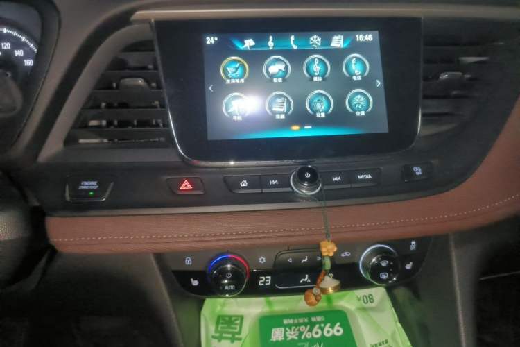Used Buick GL6 2018 18T 6-Seater Prestige Model Audio And AC Panel