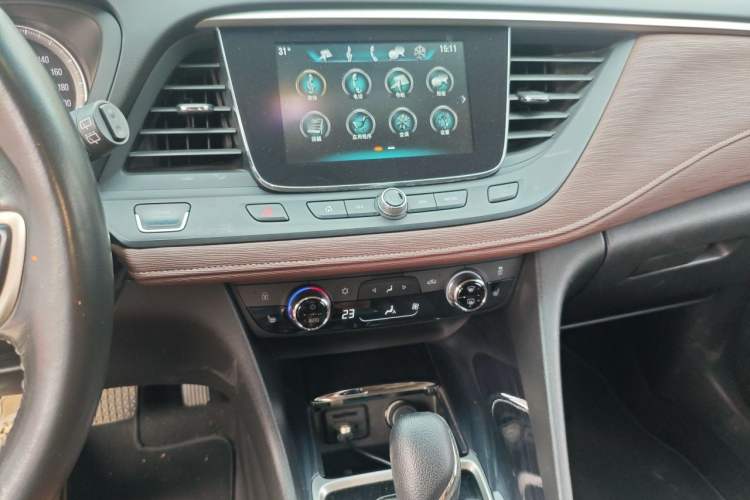 Used Buick GL6 2018 18T 5-seat Luxury Model Audio And AC Panel
