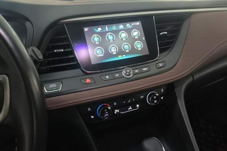 Used Buick GL6 2018 18T 6-Seater Luxury Model Audio And AC Panel