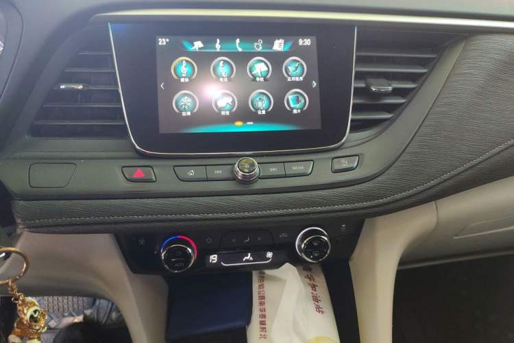 Used Buick GL6 2018 18T 6-Seater Elite Model Audio And AC Panel