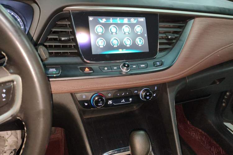 Used Buick GL6 2018 18T 6-Seater Prestige Model Audio And AC Panel