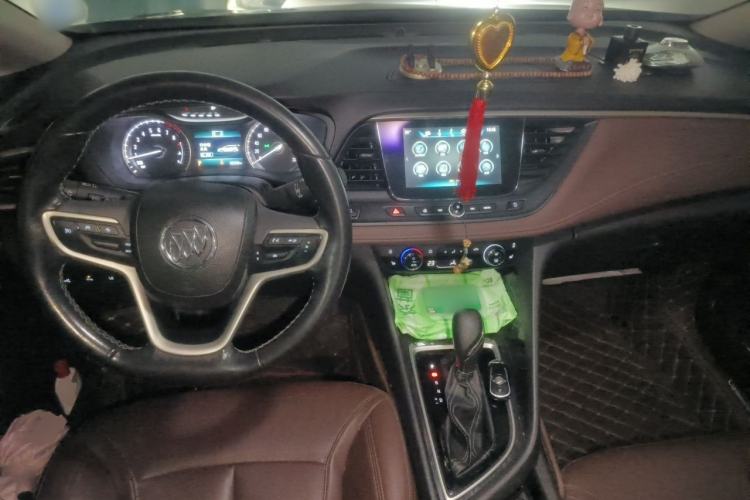 Used Buick GL6 2018 18T 6-Seater Prestige Model Center Console
