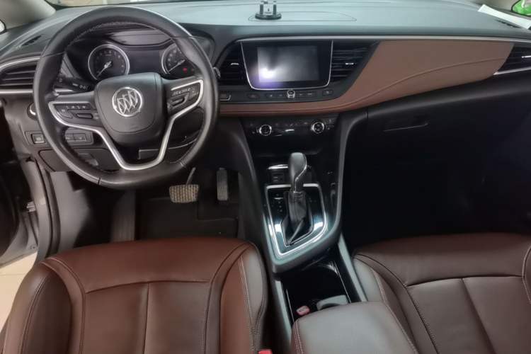 Used Buick GL6 2018 18T 6-Seater Prestige Model Center Console