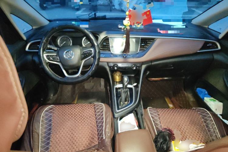 Used Buick GL6 2018 18T 6-Seater Luxury Model Center Console
