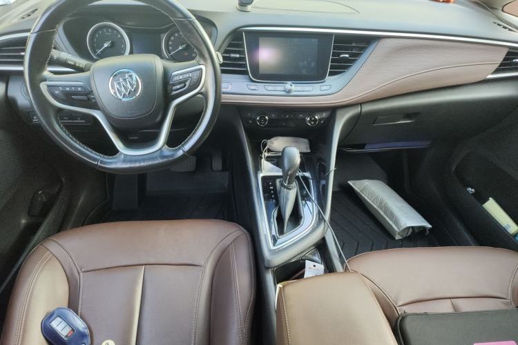 Used Buick GL6 2018 18T 6-Seater Prestige Model Center Console
