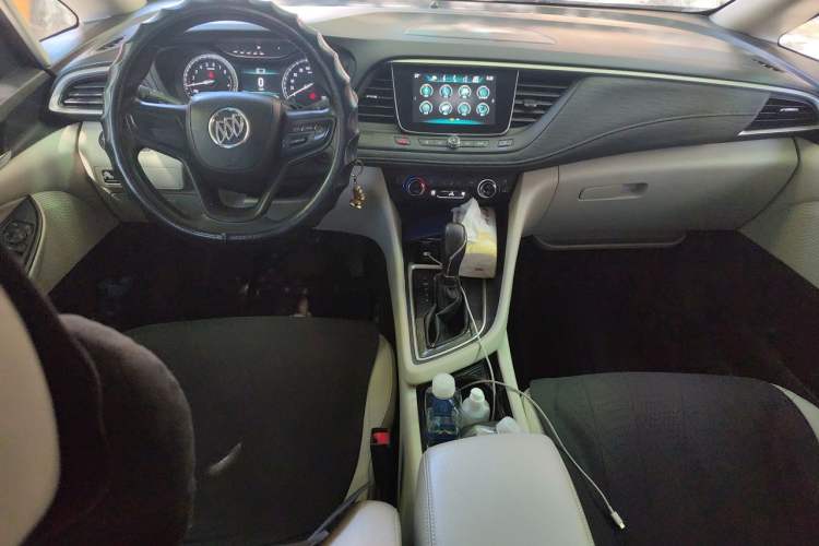 Used Buick GL6 2018 18T 6-Seater Elite Model Center Console