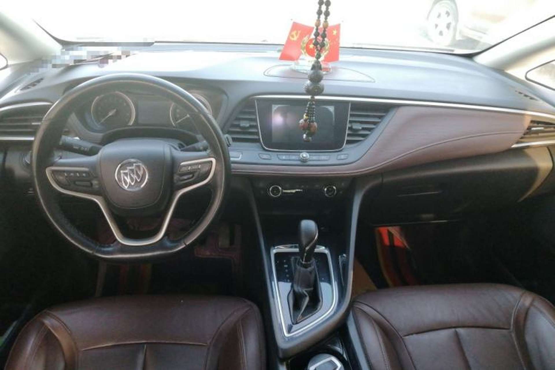 Used Buick GL6 2018 18T 6-Seater Luxury Model Center Console