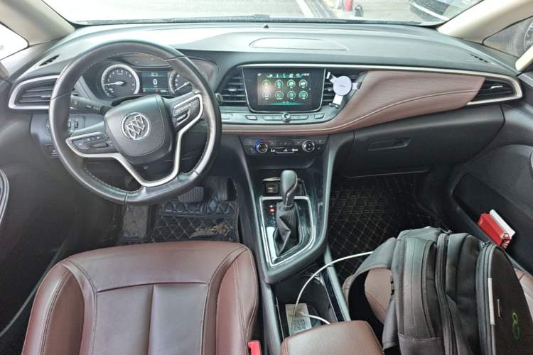 Used Buick GL6 2018 18T 6-Seater Prestige Model Center Console