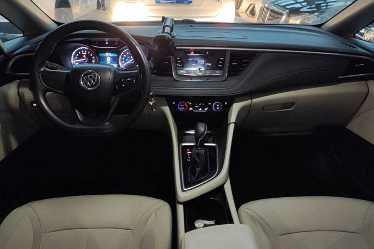 Used Buick GL6 2018 18T 6-Seater Elite Model Center Console