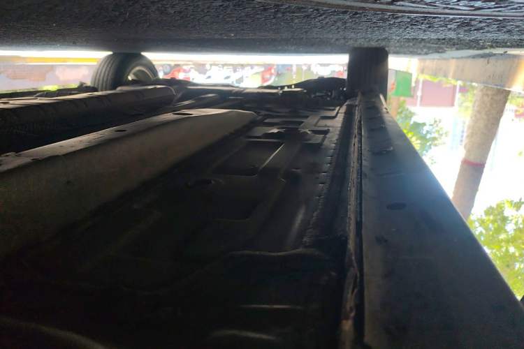 Used Buick GL6 2018 18T 6-Seater Elite Model Chassis Front Right