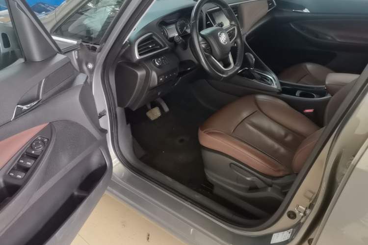 Used Buick GL6 2018 18T 6-Seater Prestige Model Driver Seat