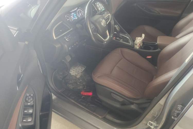 Used Buick GL6 2018 18T 6-Seater Prestige Model Driver Seat