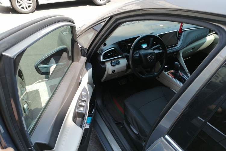 Used Buick GL6 2018 18T 6-Seater Elite Model Driver Seat