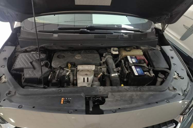 Used Buick GL6 2018 18T 6-Seater Luxury Model Engine Bay