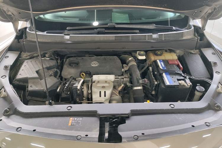 Used Buick GL6 2018 18T 6-Seater Luxury Model Engine Bay