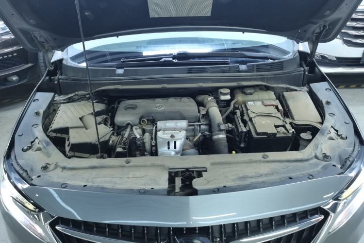 Used Buick GL6 2018 18T 6-Seater Prestige Model Engine Bay