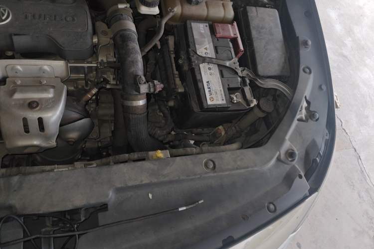 Used Buick GL6 2018 18T 6-Seater Luxury Model Engine Bay Left