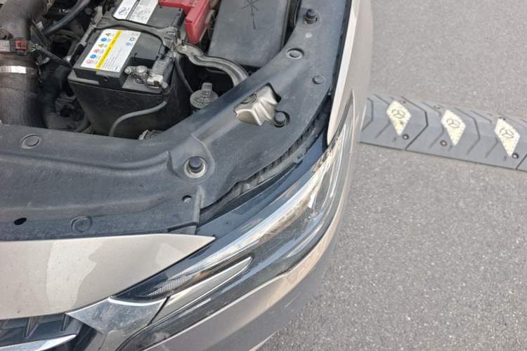 Used Buick GL6 2018 18T 6-Seater Prestige Model Engine Bay Left