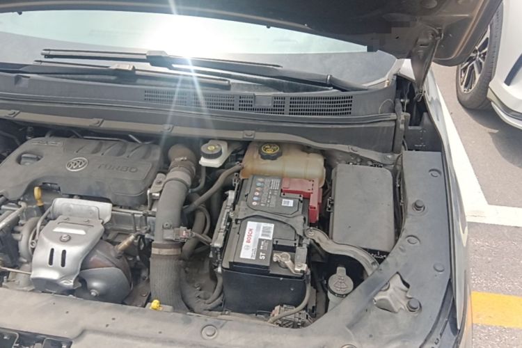 Used Buick GL6 2018 18T 6-Seater Prestige Model Engine Bay Left