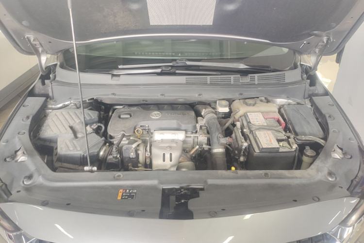 Used Buick GL6 2018 18T 6-Seater Prestige Model Engine Bay