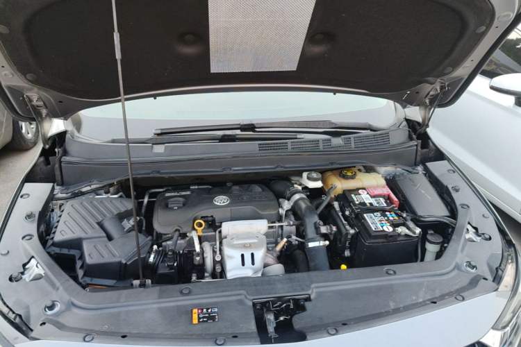 Used Buick GL6 2018 18T 6-Seater Elite Model Engine Bay