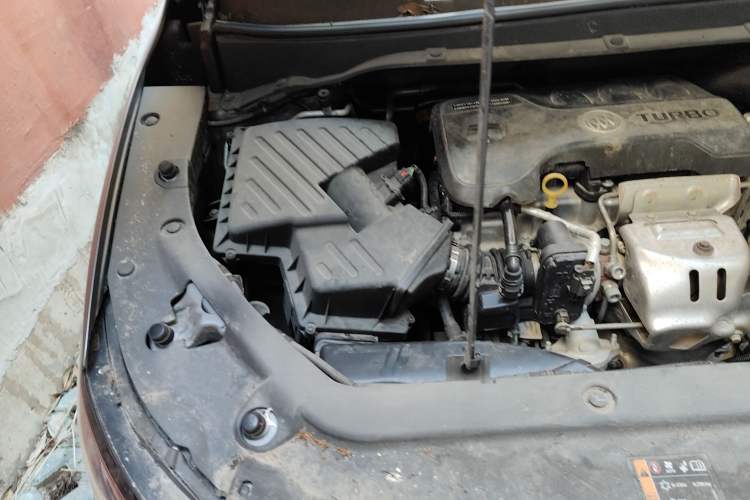 Used Buick GL6 2018 18T 6-Seater Elite Model Engine Bay Right