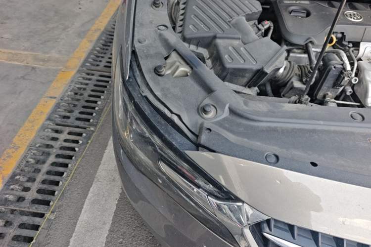 Used Buick GL6 2018 18T 6-Seater Prestige Model Engine Bay Right