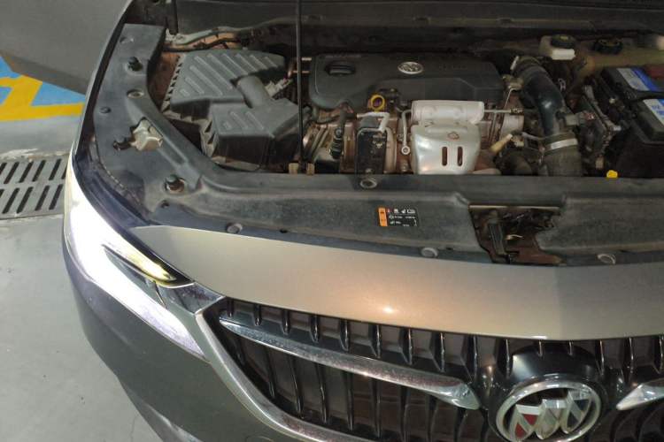 Used Buick GL6 2018 18T 6-Seater Prestige Model Engine Bay Right