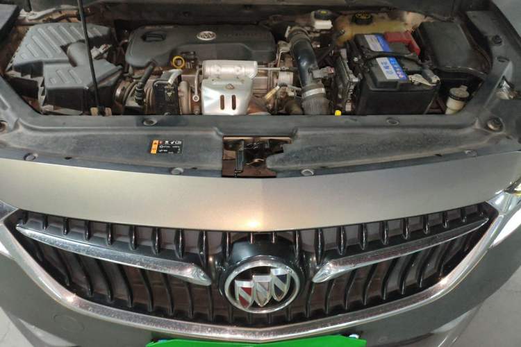 Used Buick GL6 2018 18T 6-Seater Prestige Model Engine Bay