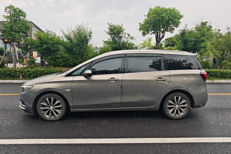 Used Buick GL6 2018 18T 6-Seater Prestige Model Exterior 2