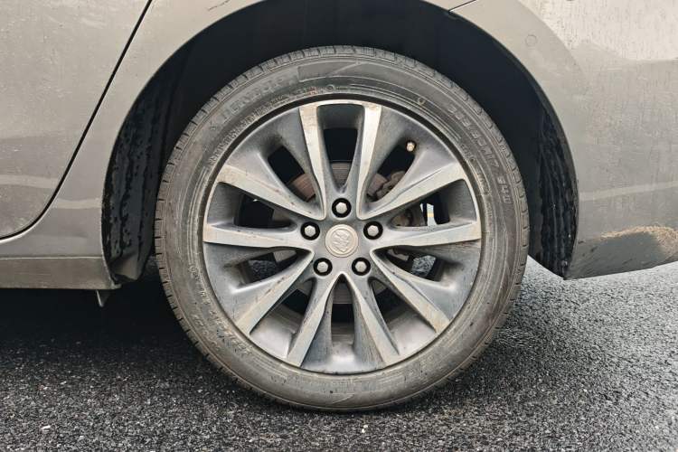 Used Buick GL6 2018 18T 6-Seater Prestige Model Exterior 4