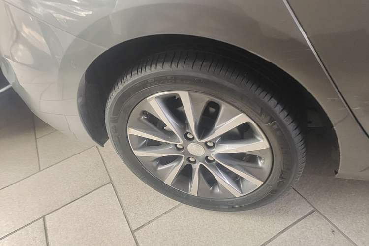 Used Buick GL6 2018 18T 6-Seater Prestige Model Exterior 5