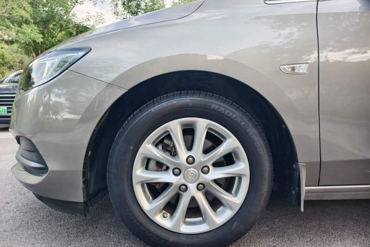 Used Buick GL6 2018 18T 6-Seater Luxury Model Exterior 8