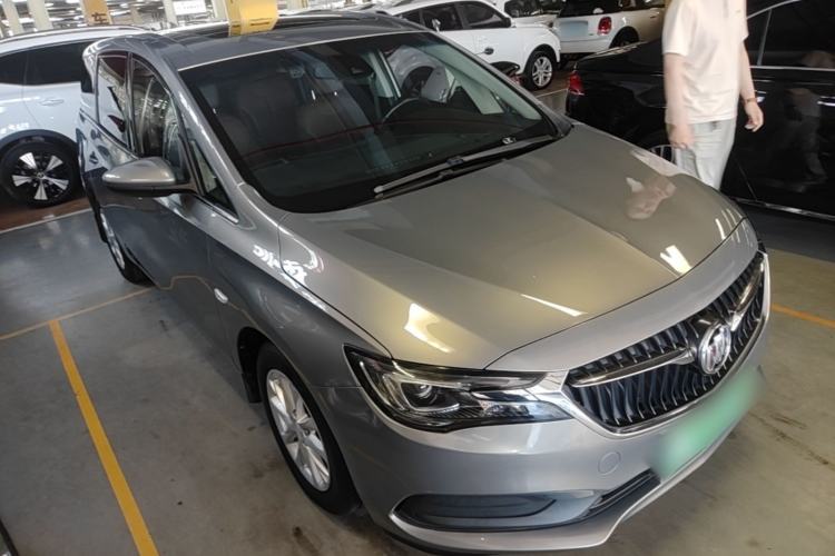 Used Buick GL6 2018 18T 6-Seater Luxury Model Front Right 45 Deg