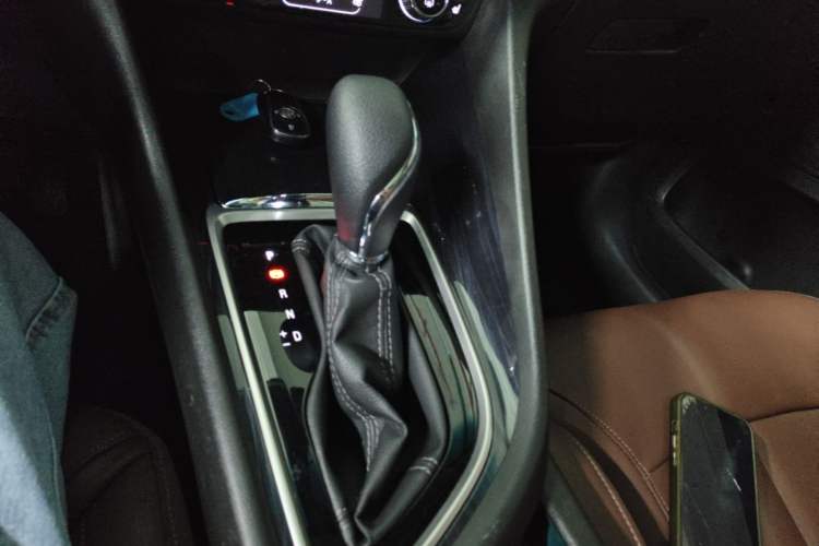 Used Buick GL6 2018 18T 6-Seater Luxury Model Gear Lever