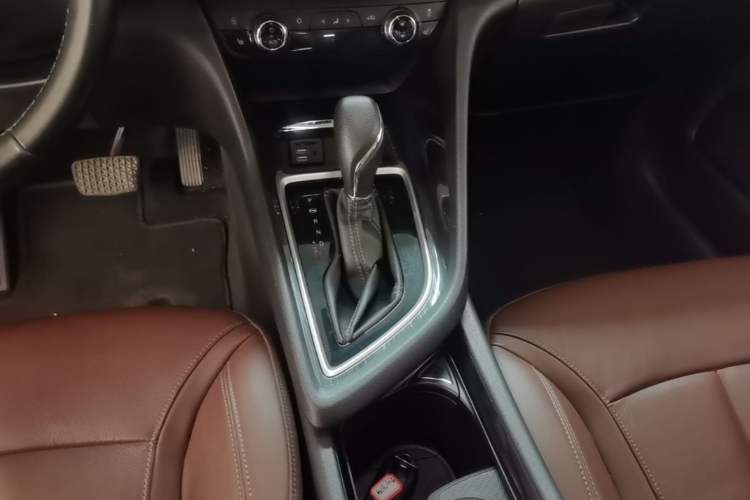 Used Buick GL6 2018 18T 6-Seater Prestige Model Gear Lever