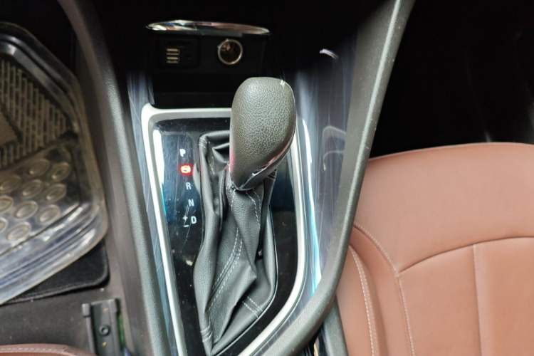 Used Buick GL6 2018 18T 6-Seater Luxury Model Gear Lever