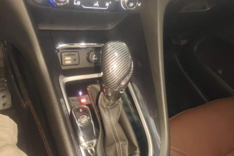 Used Buick GL6 2018 18T 6-Seater Prestige Model Gear Lever