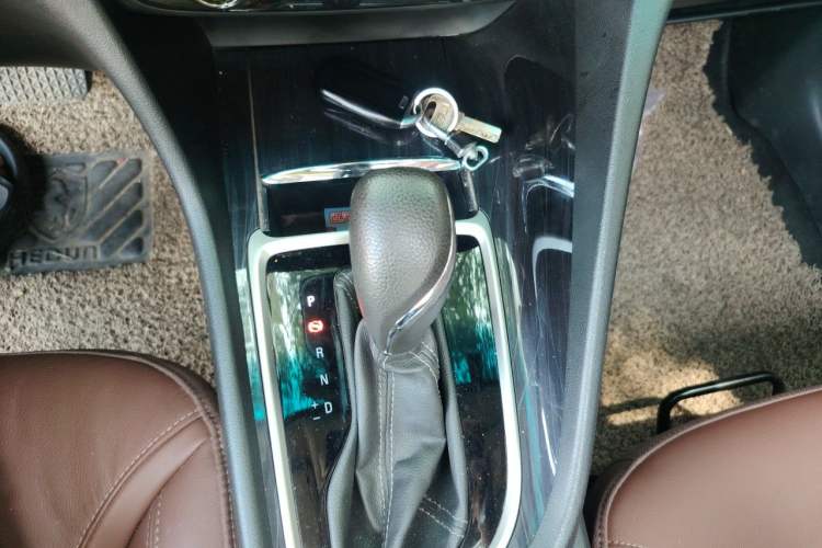 Used Buick GL6 2018 18T 5-seat Luxury Model Gear Lever