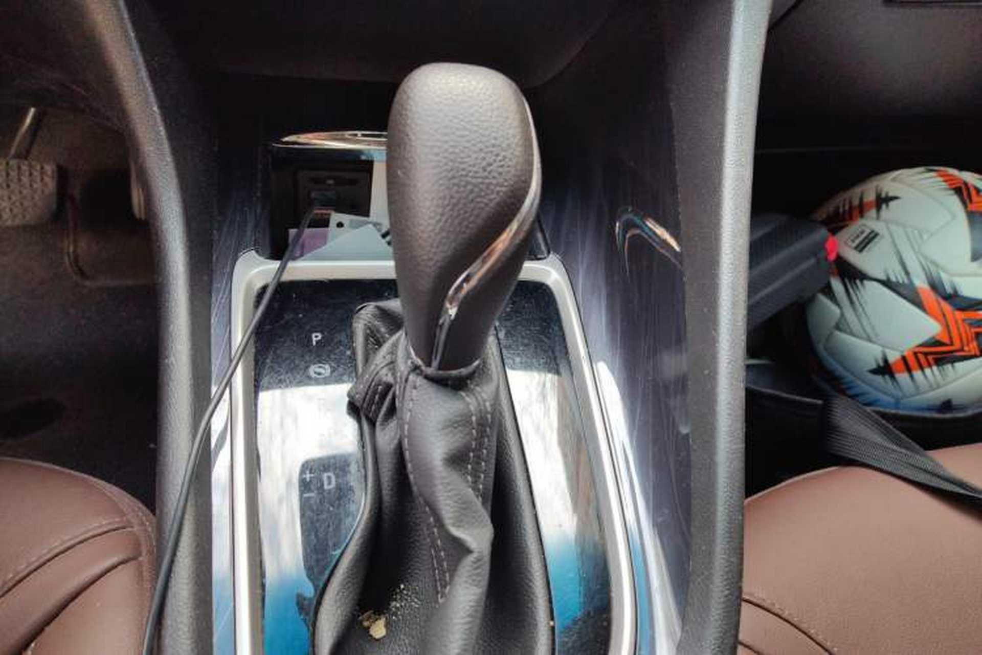 Used Buick GL6 2018 18T 6-Seater Prestige Model Gear Lever