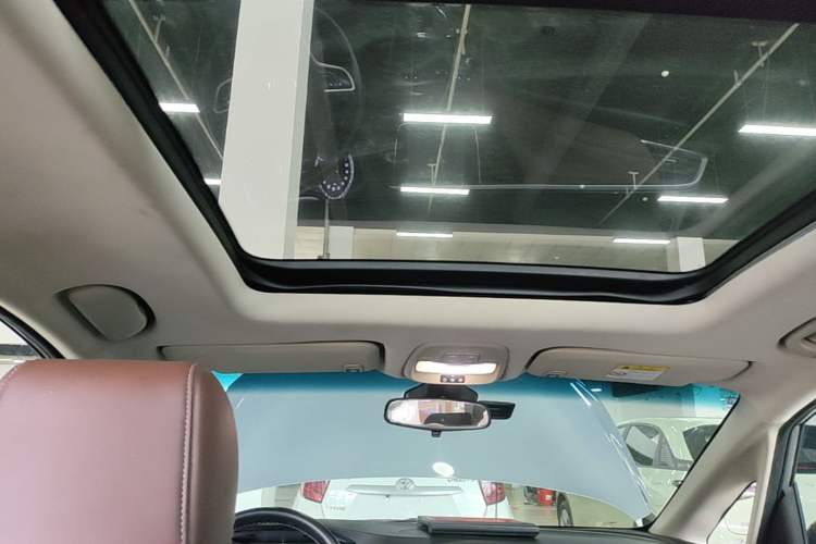 Used Buick GL6 2018 18T 6-Seater Luxury Model Headliner