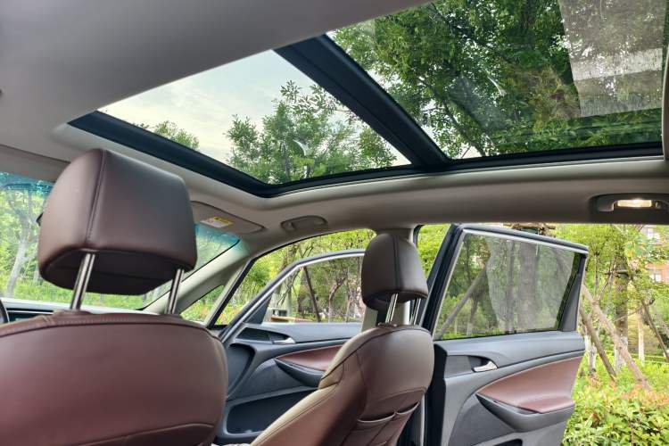 Used Buick GL6 2018 18T 6-Seater Luxury Model Headliner