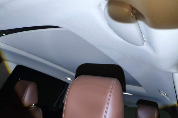 Used Buick GL6 2018 18T 6-Seater Prestige Model Headliner